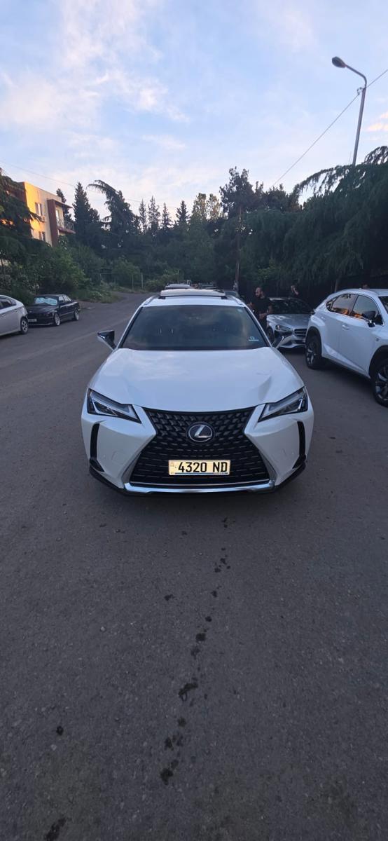 Lexus Ux200