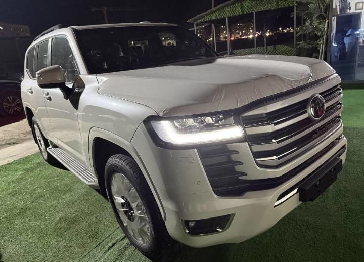 Toyota Land Cruiser PREMIUM
